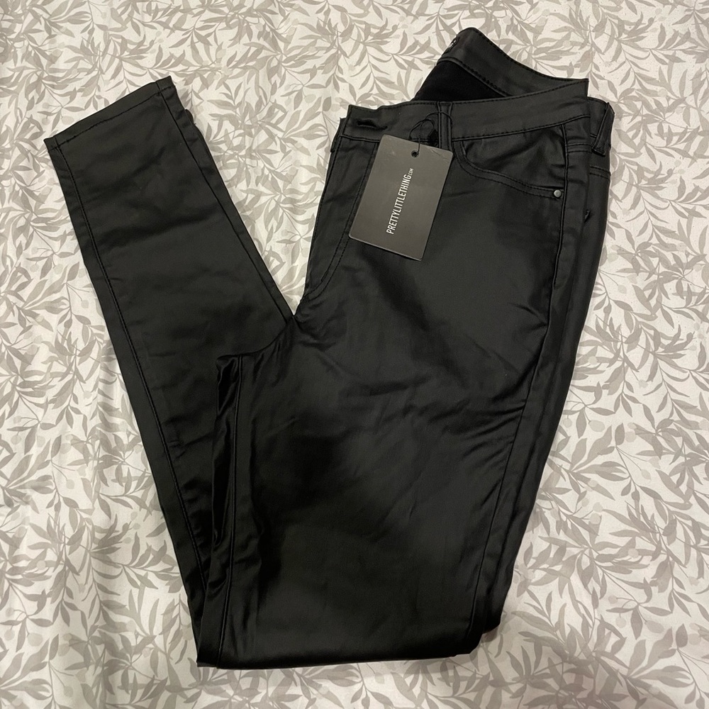 PRETTY LITTLE THING jeans